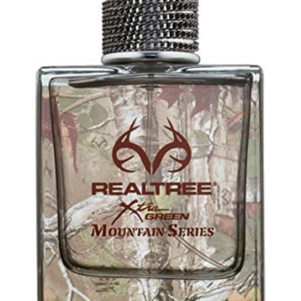 3.6 ounce bottle of Realtree Men’s cologne. Brand new in box. Have 3 available